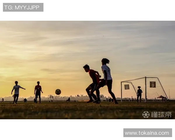 足球盲跑挑战赛让你在无障碍环境中体验足球的乐趣与团队合作精神